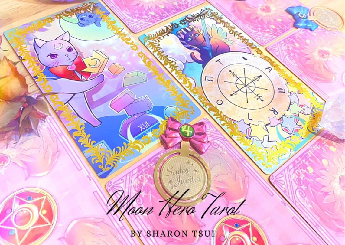 眾籌項目《The Moon Hero Tarot Deck》鼓勵人們成為自己的英雄  Sharon稱塔羅牌是生活和靈性成長的一部份，現在雖然市面上已經有很多不同風格的同人塔羅，但很少能真正引起使用者共鳴和實用。 因此Sharon打算創造一款獨特又實用的塔羅，而靈感來自最美少女戰士Sailor Moon。       眾籌產品《The Moon Hero Tarot Deck》以傳統偉特系為基礎的塔羅，給予人們前進的勇氣，成為自己的英雄。